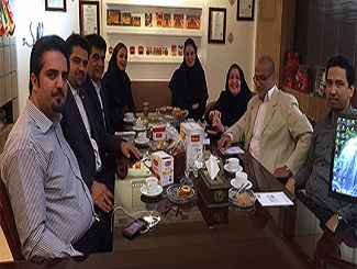 بازدید اعضای هیئت علمی گروه صنایع غذایی دانشگاه فردوسی از مجموعه زعفران مصطفوی