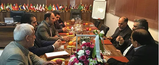 بازدید آقای علی اوسط هاشمی از زعفران مصطفوی