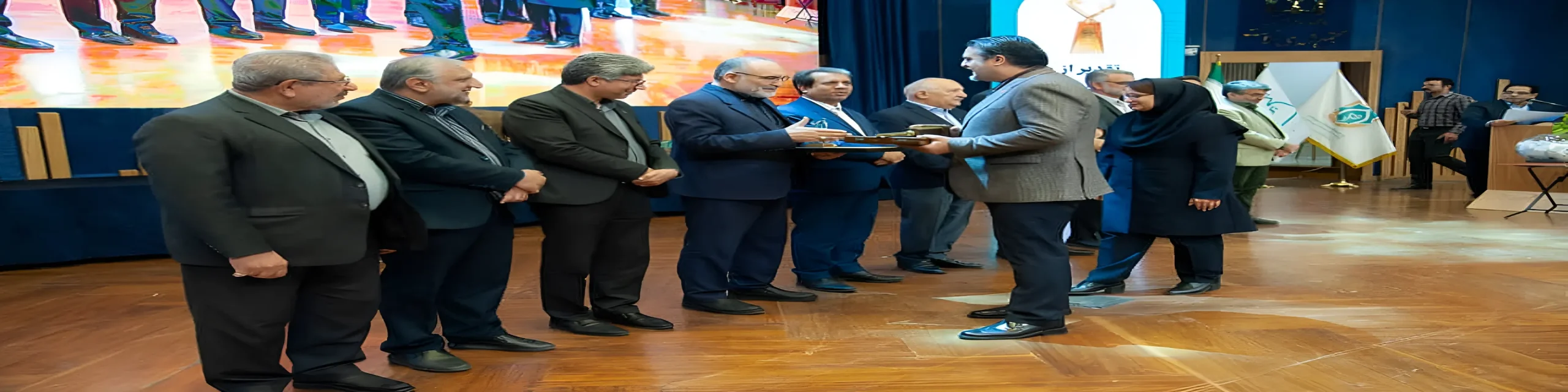 کسب عنوان پر افتخار واحد تولیدی نمونه استاندارد