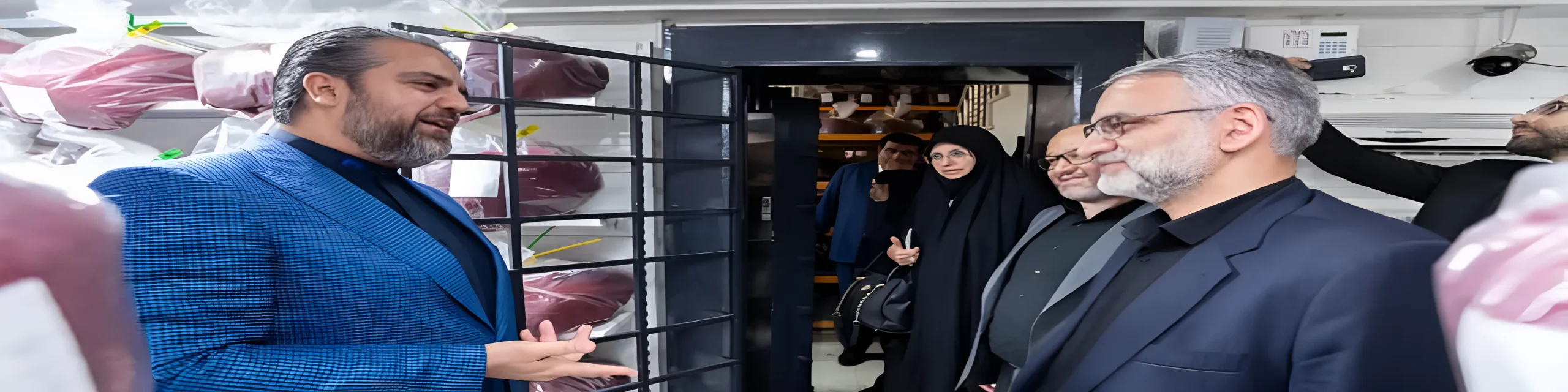 اهداء لوح جایزه ملی کیفیت اشتهارد درجه یک به واحد تولیدی زعفران مصطفوی