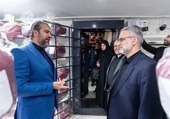 اهداء لوح جایزه ملی کیفیت اشتهارد درجه یک به واحد تولیدی زعفران مصطفوی