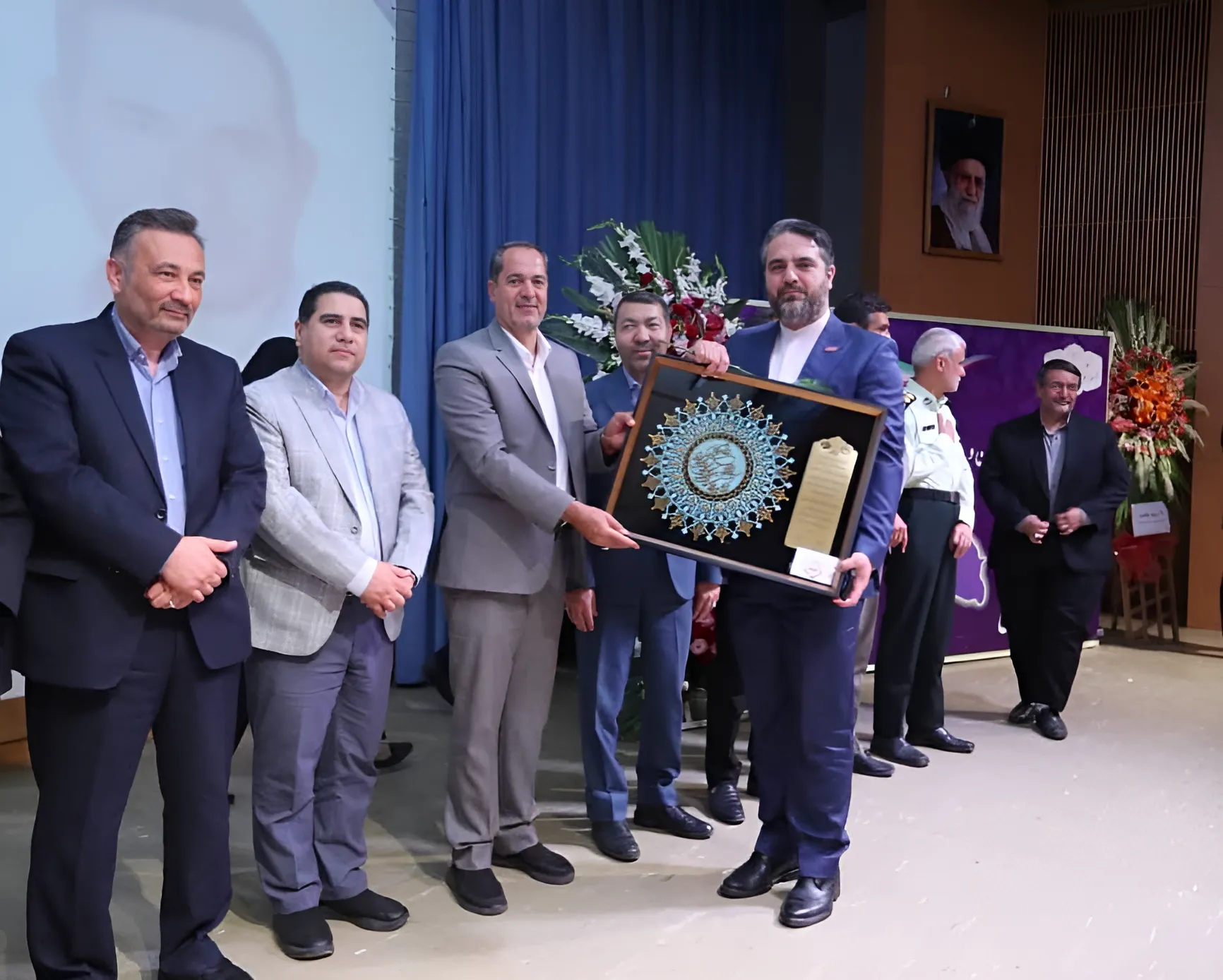 تجلیل از تولیدکنندگان و بهره برداران برتر بخش کشاورزی شهر مشهد