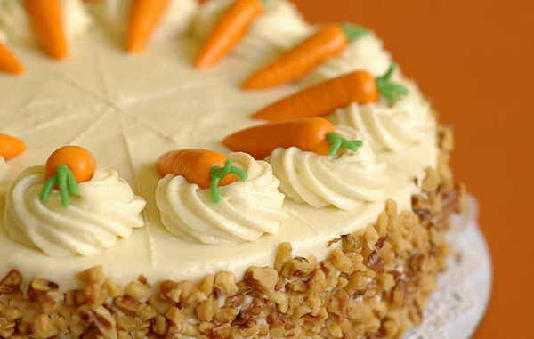 طرز تهیه کیک هویج و زعفران با گردو